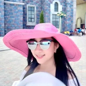 Chị Hương