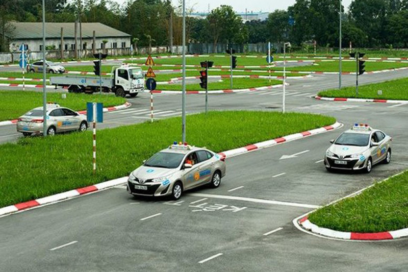 Học Lái Xe Số Tự Động B1 Tại Cần Thơ – Giải Pháp Dễ Học, Dễ Đậu Cho Người Mới
